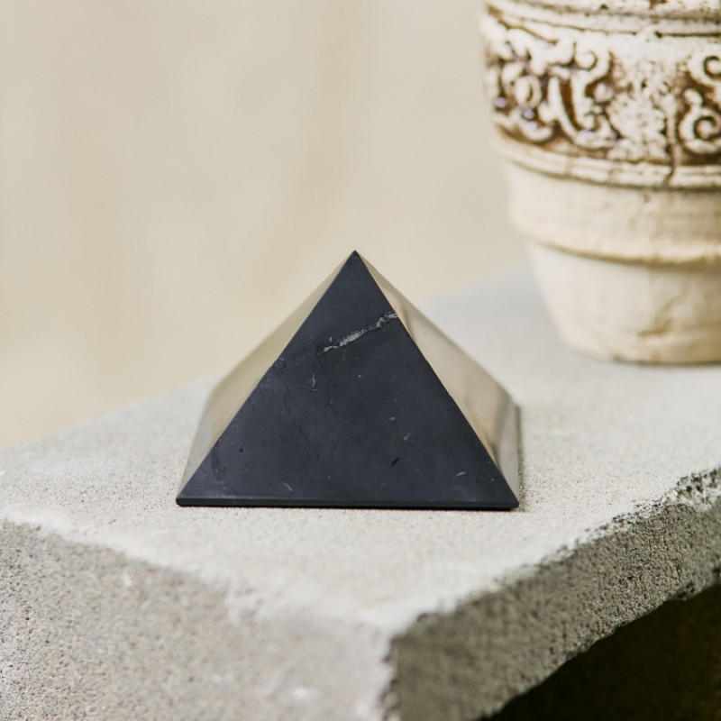 15 x Shungite Polished pyramid 30x30 mm Original Healing Stone Karelia Russia 